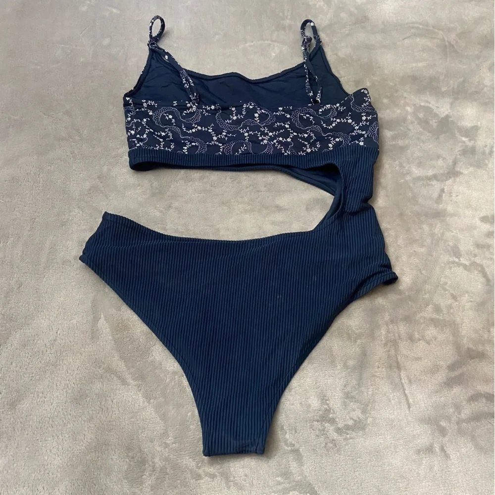 New! Frankie’s Bikinis Thea Ribbed One-piece Swimsuit navy blue 24667